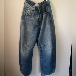 Free People Barrel Leg Jeans size 28
